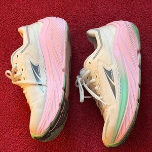 Altra Via Olympus Running Shoes Womens Size 7 - Orchid